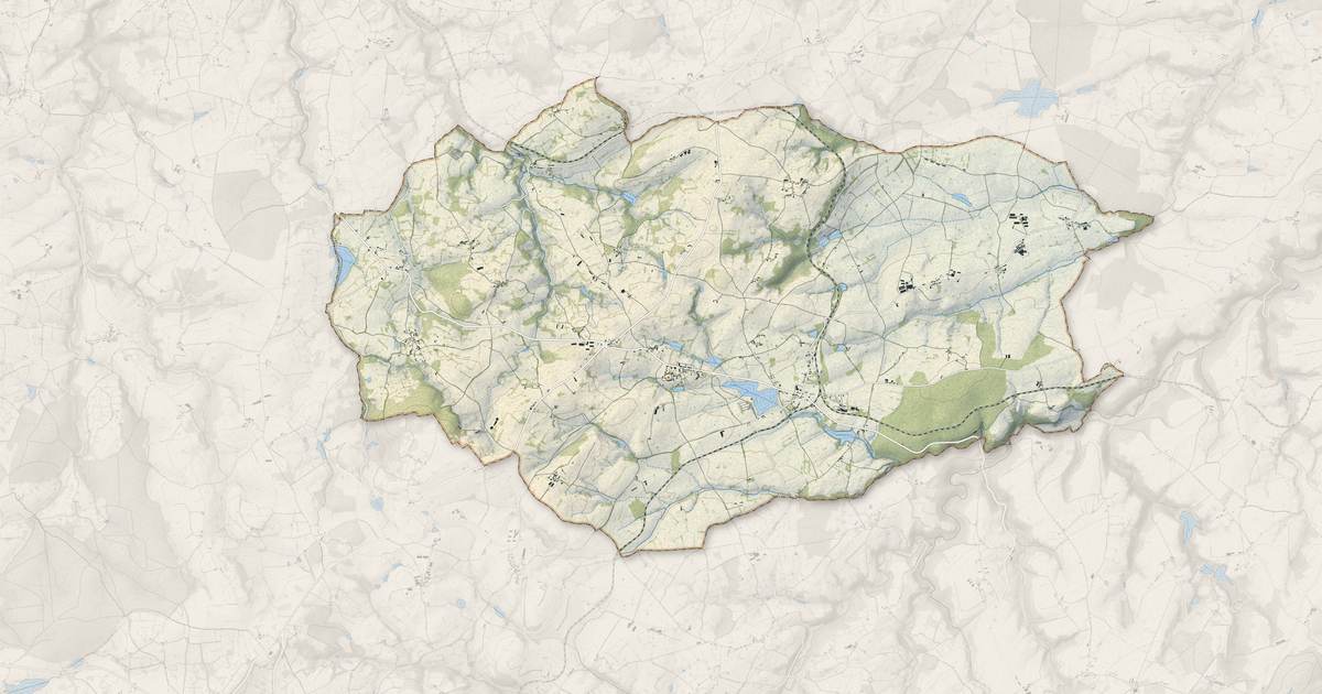 Portrait cartographique de Lapeyrouse : relief, eau, forêts, bâti et voies, calculés à partir des données de l'IGN