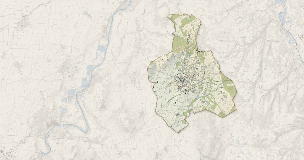 Portrait cartographique de Lezoux : relief, eau, forêts, bâti et voies, calculés à partir des données de l'IGN
