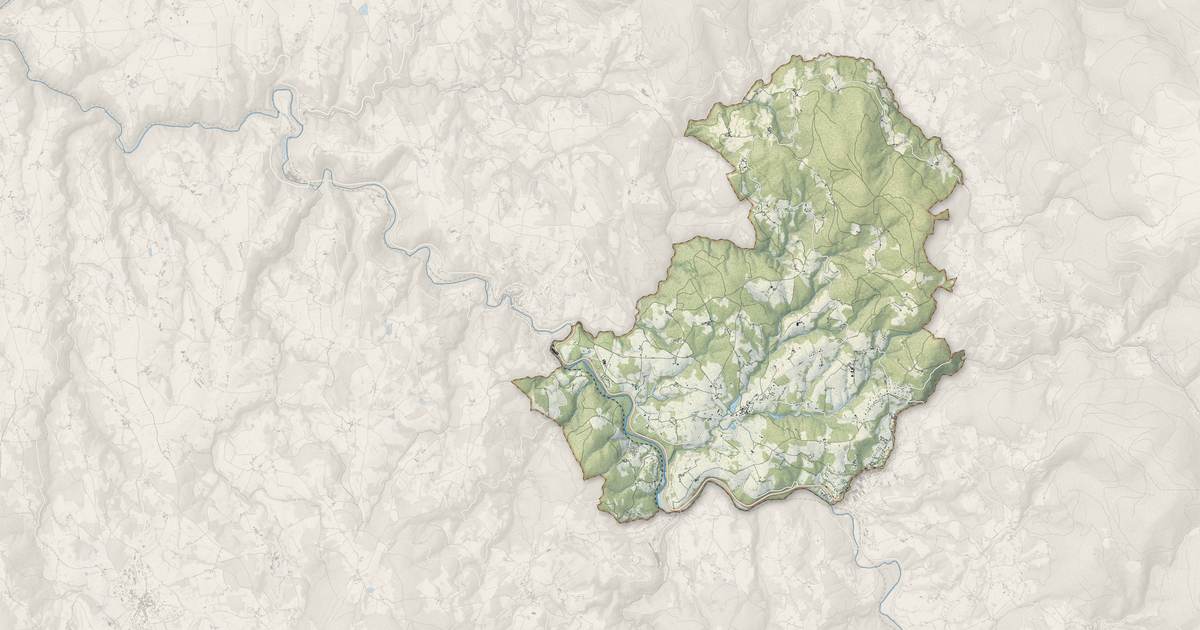 Portrait cartographique de Marat : relief, eau, forêts, bâti et voies, calculés à partir des données de l'IGN