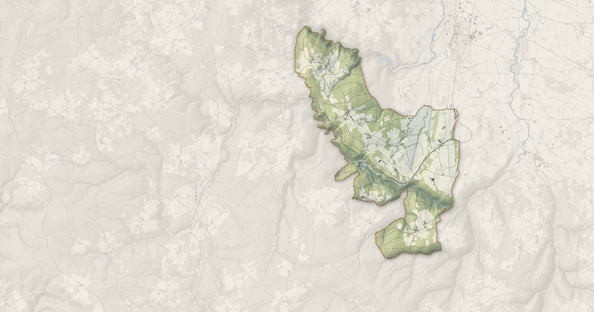 Portrait cartographique de Mayres : relief, eau, forêts, bâti et voies, calculés à partir des données de l'IGN