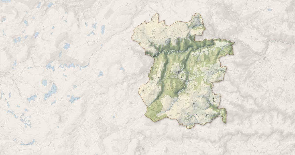 Portrait cartographique de Mazoires : relief, eau, forêts, bâti et voies, calculés à partir des données de l'IGN