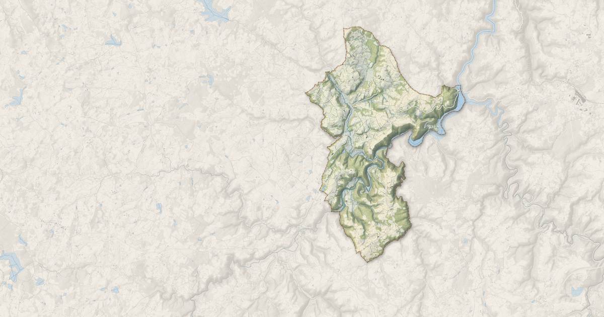 Portrait cartographique de Miremont : relief, eau, forêts, bâti et voies, calculés à partir des données de l'IGN