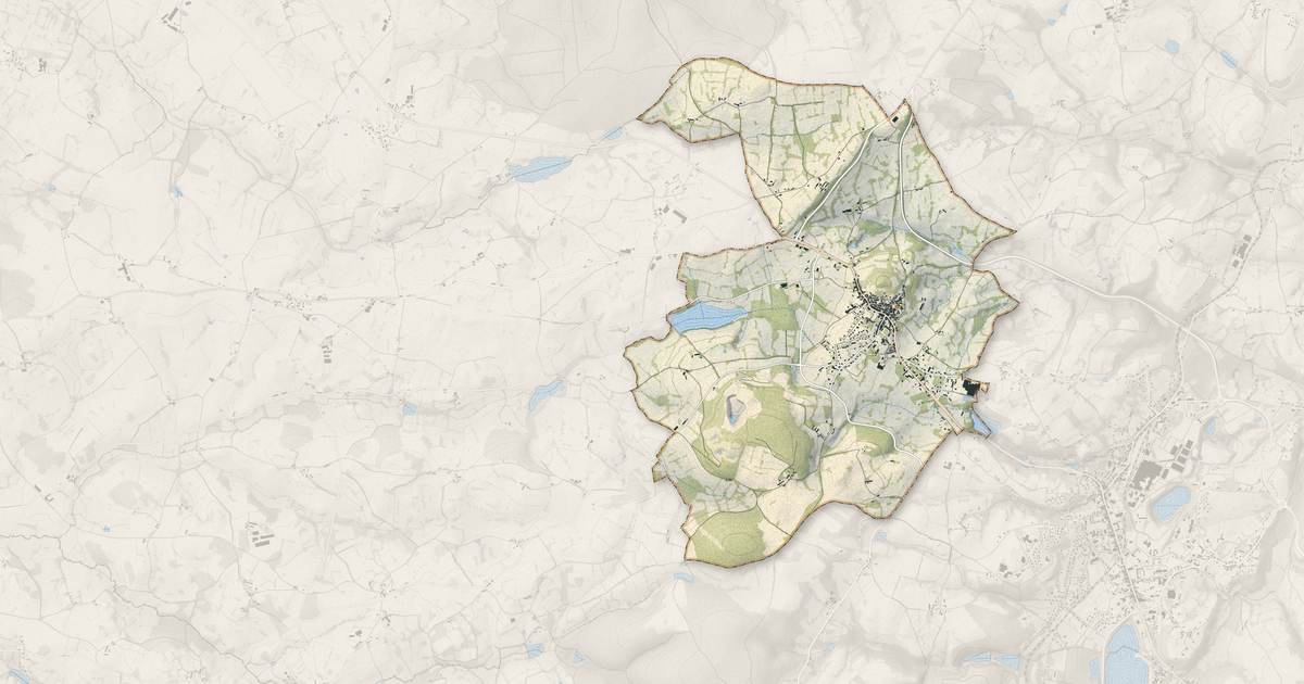 Portrait cartographique de Montaigut-en-Combraille : relief, eau, forêts, bâti et voies, calculés à partir des données de l'IGN