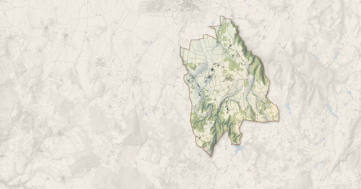 Portrait cartographique de Montmorin : relief, eau, forêts, bâti et voies, calculés à partir des données de l'IGN
