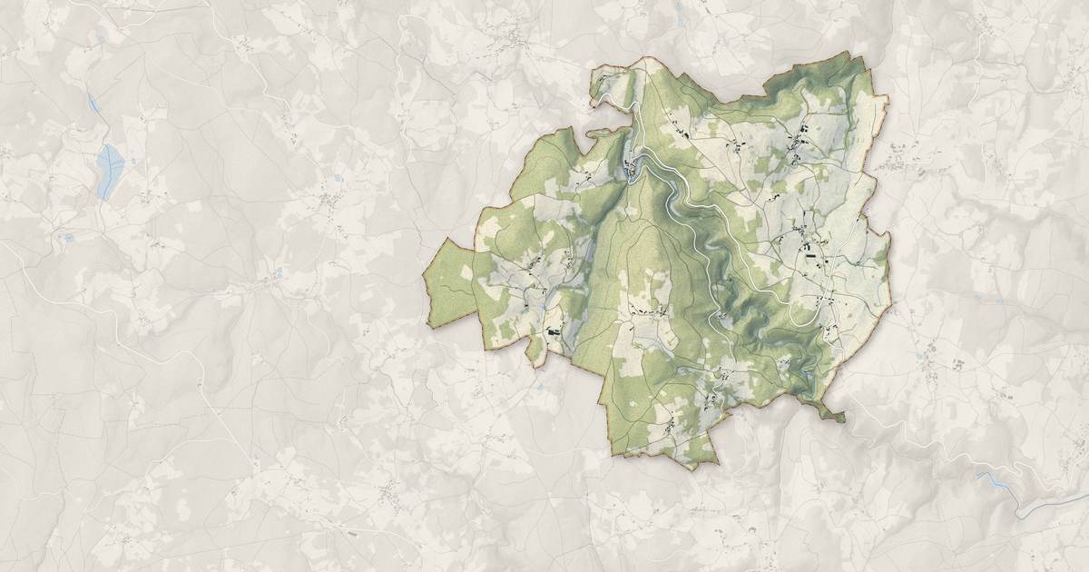 Portrait cartographique de Novacelles : relief, eau, forêts, bâti et voies, calculés à partir des données de l'IGN