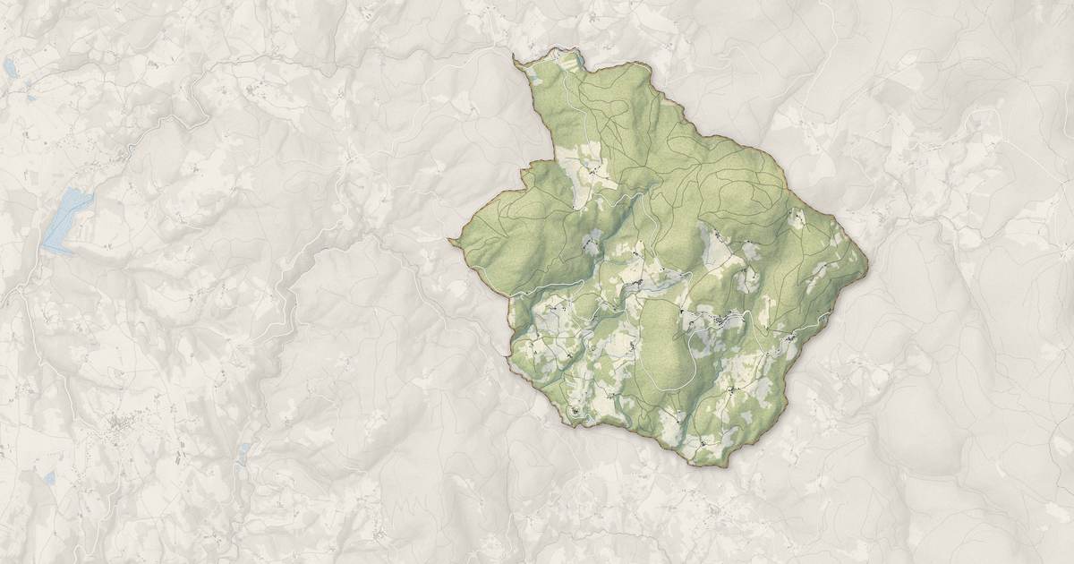 Portrait cartographique de La Renaudie : relief, eau, forêts, bâti et voies, calculés à partir des données de l'IGN