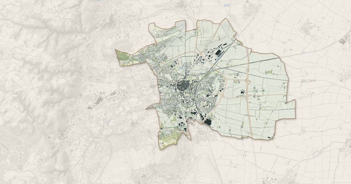 Portrait cartographique de Riom : relief, eau, forêts, bâti et voies, calculés à partir des données de l'IGN