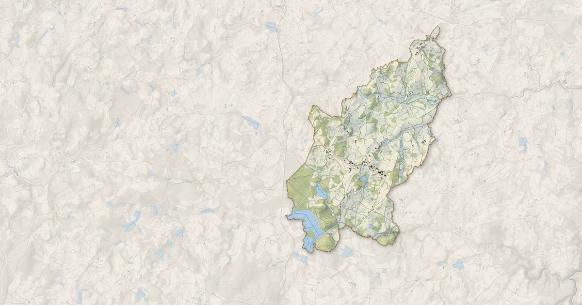 Portrait cartographique de Saint-Avit-d'Auvergne : relief, eau, forêts, bâti et voies, calculés à partir des données de l'IGN