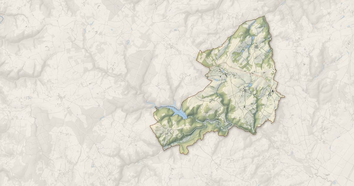Portrait cartographique de Saint-Hilaire-la-Croix : relief, eau, forêts, bâti et voies, calculés à partir des données de l'IGN