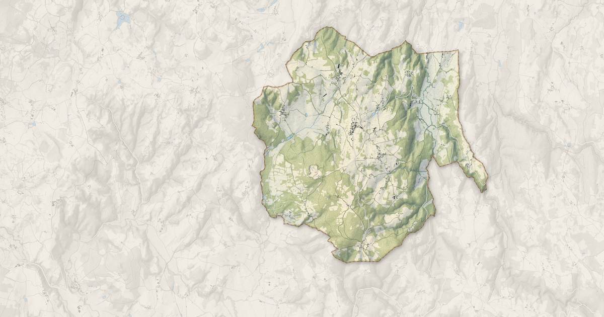 Portrait cartographique de Saint-Jean-des-Ollières : relief, eau, forêts, bâti et voies, calculés à partir des données de l'IGN