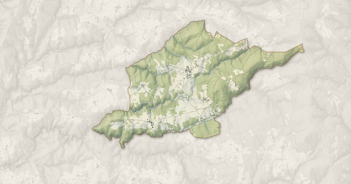 Portrait cartographique de Saint-Martin-d'Ollières : relief, eau, forêts, bâti et voies, calculés à partir des données de l'IGN