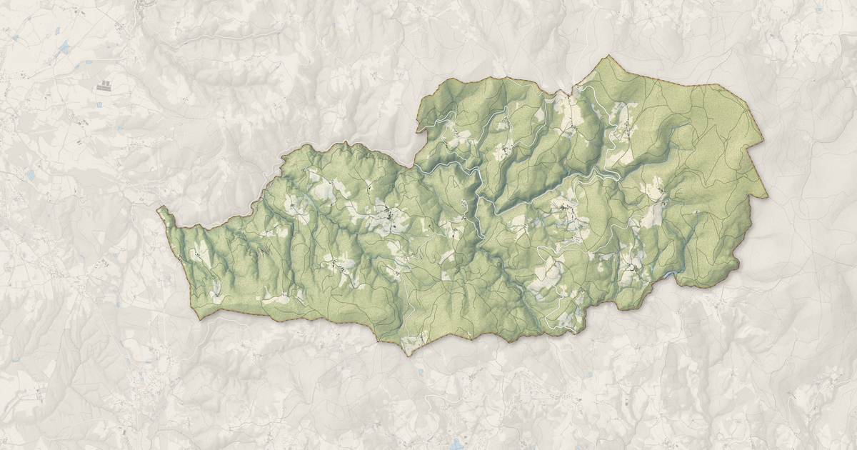 Portrait cartographique de Saint-Victor-Montvianeix : relief, eau, forêts, bâti et voies, calculés à partir des données de l'IGN