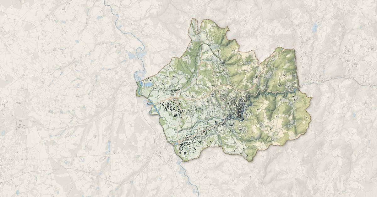 Portrait cartographique de Thiers : relief, eau, forêts, bâti et voies, calculés à partir des données de l'IGN