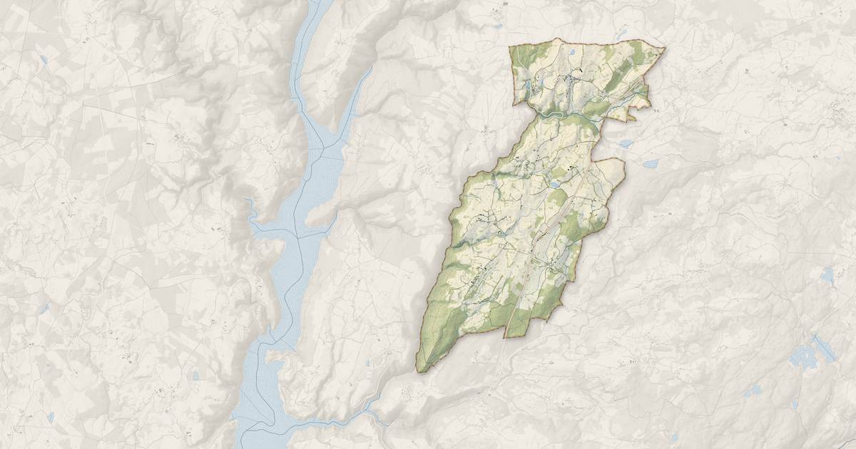 Portrait cartographique de Trémouille-Saint-Loup : relief, eau, forêts, bâti et voies, calculés à partir des données de l'IGN