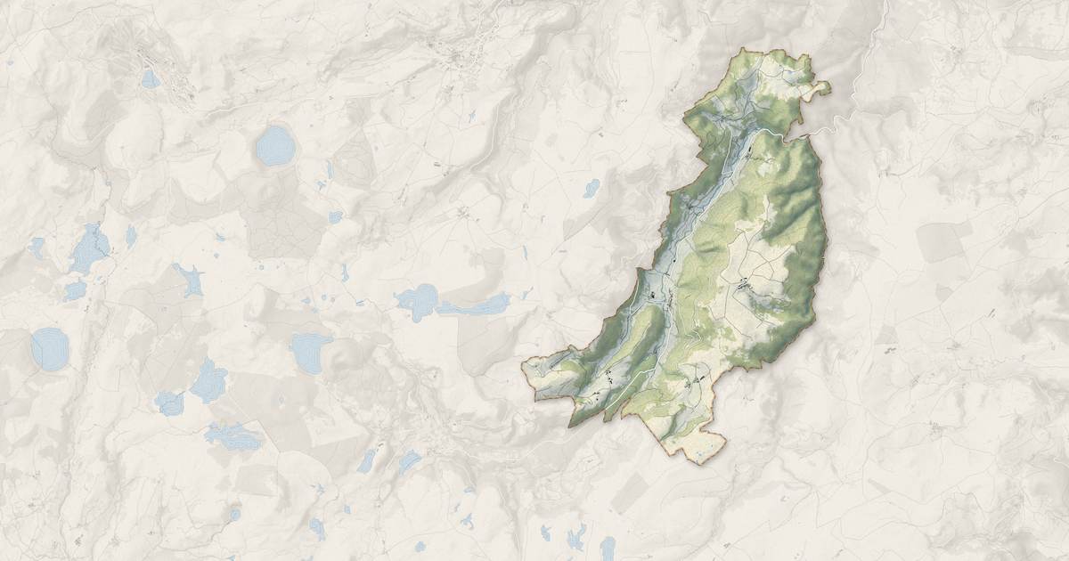 Portrait cartographique de Valbeleix : relief, eau, forêts, bâti et voies, calculés à partir des données de l'IGN