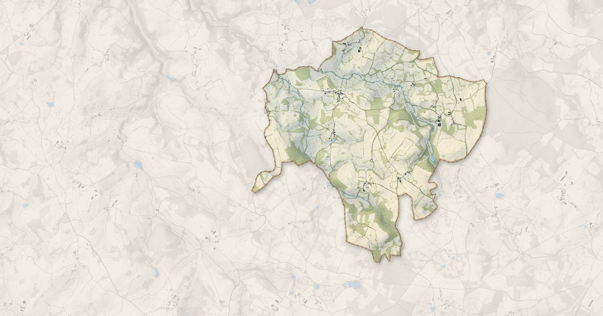 Portrait cartographique de Vergheas : relief, eau, forêts, bâti et voies, calculés à partir des données de l'IGN