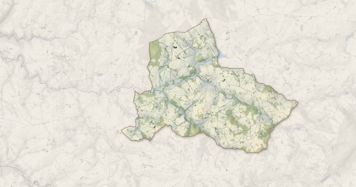 Portrait cartographique de Virlet : relief, eau, forêts, bâti et voies, calculés à partir des données de l'IGN