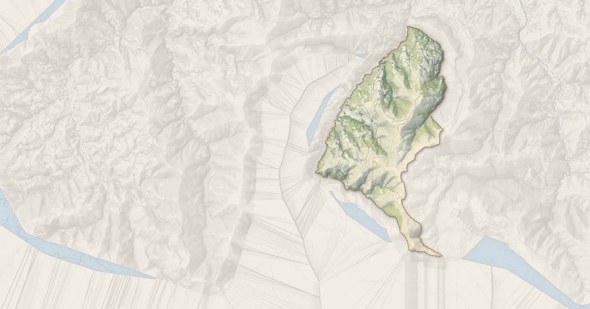 Portrait cartographique de Arnéguy : relief, eau, forêts, bâti et voies, calculés à partir des données de l'IGN