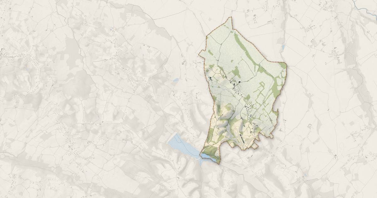 Portrait cartographique de Arnos : relief, eau, forêts, bâti et voies, calculés à partir des données de l'IGN