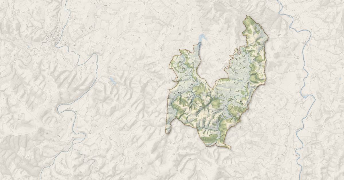 Portrait cartographique de Aroue-Ithorots-Olhaïby : relief, eau, forêts, bâti et voies, calculés à partir des données de l'IGN