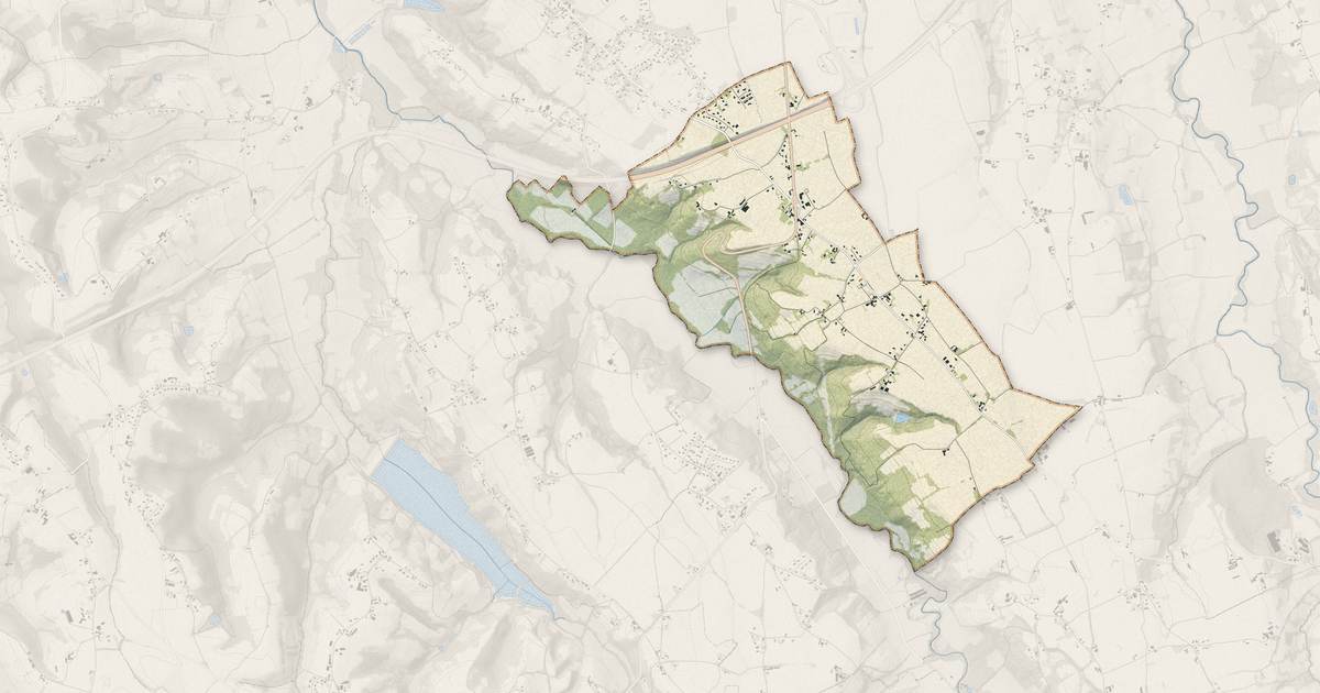 Portrait cartographique de Auriac : relief, eau, forêts, bâti et voies, calculés à partir des données de l'IGN