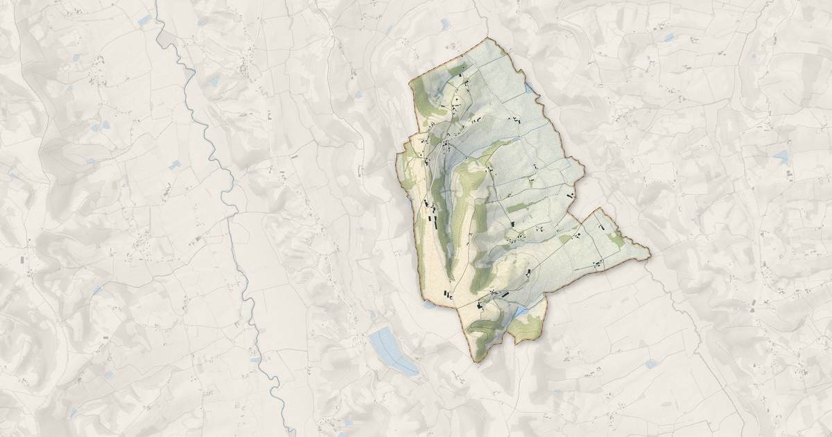 Portrait cartographique de Aurions-Idernes : relief, eau, forêts, bâti et voies, calculés à partir des données de l'IGN