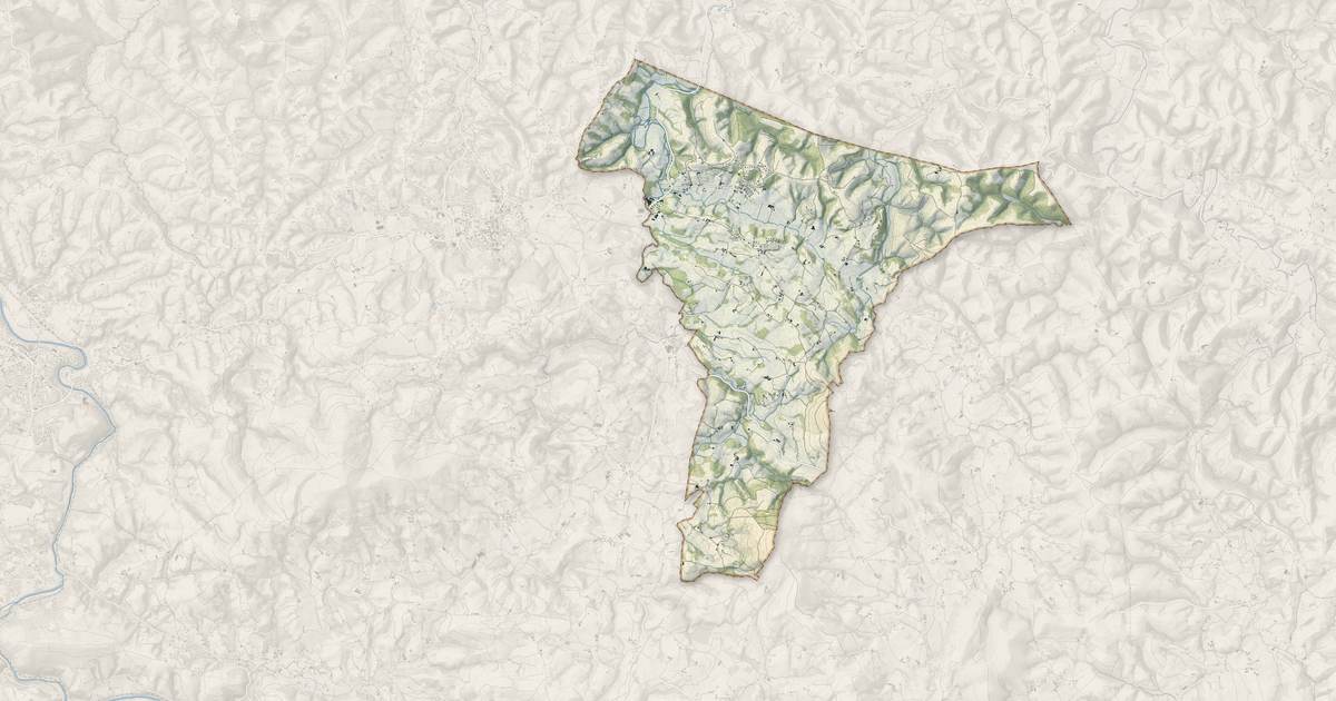 Portrait cartographique de Ayherre : relief, eau, forêts, bâti et voies, calculés à partir des données de l'IGN