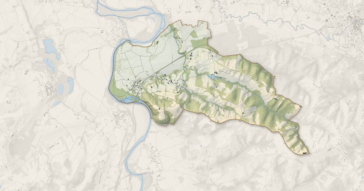 Portrait cartographique de Castagnède : relief, eau, forêts, bâti et voies, calculés à partir des données de l'IGN