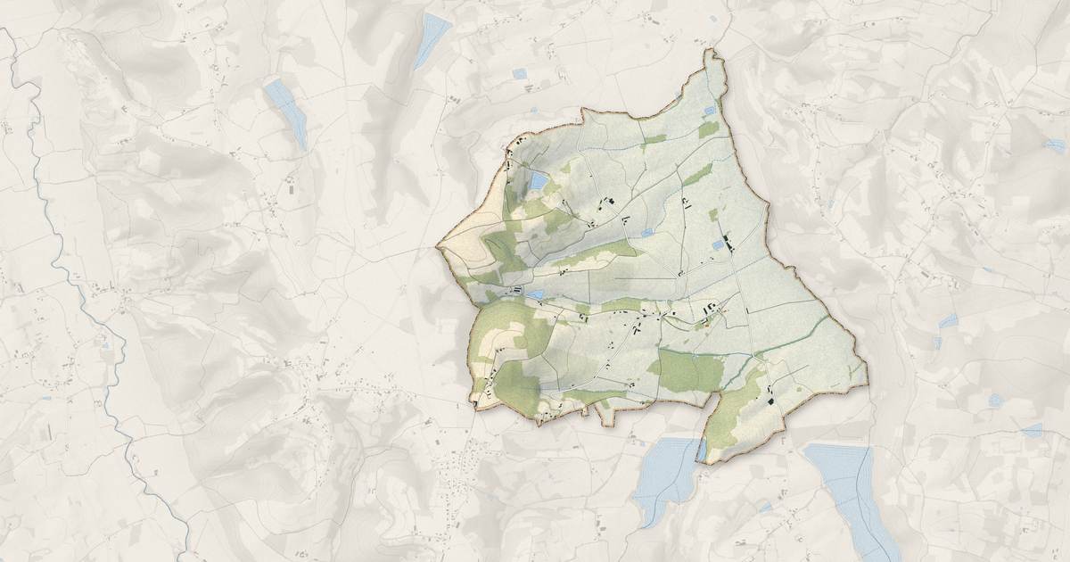 Portrait cartographique de Corbère-Abères : relief, eau, forêts, bâti et voies, calculés à partir des données de l'IGN