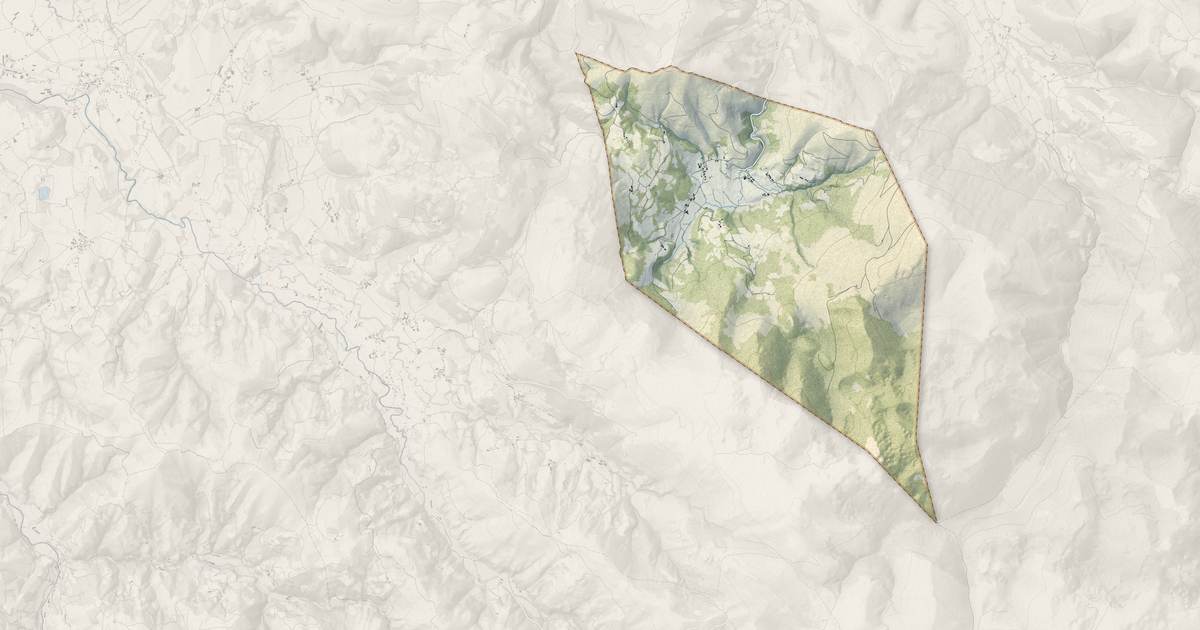 Portrait cartographique de Hosta : relief, eau, forêts, bâti et voies, calculés à partir des données de l'IGN
