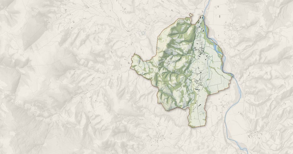 Portrait cartographique de Idaux-Mendy : relief, eau, forêts, bâti et voies, calculés à partir des données de l'IGN