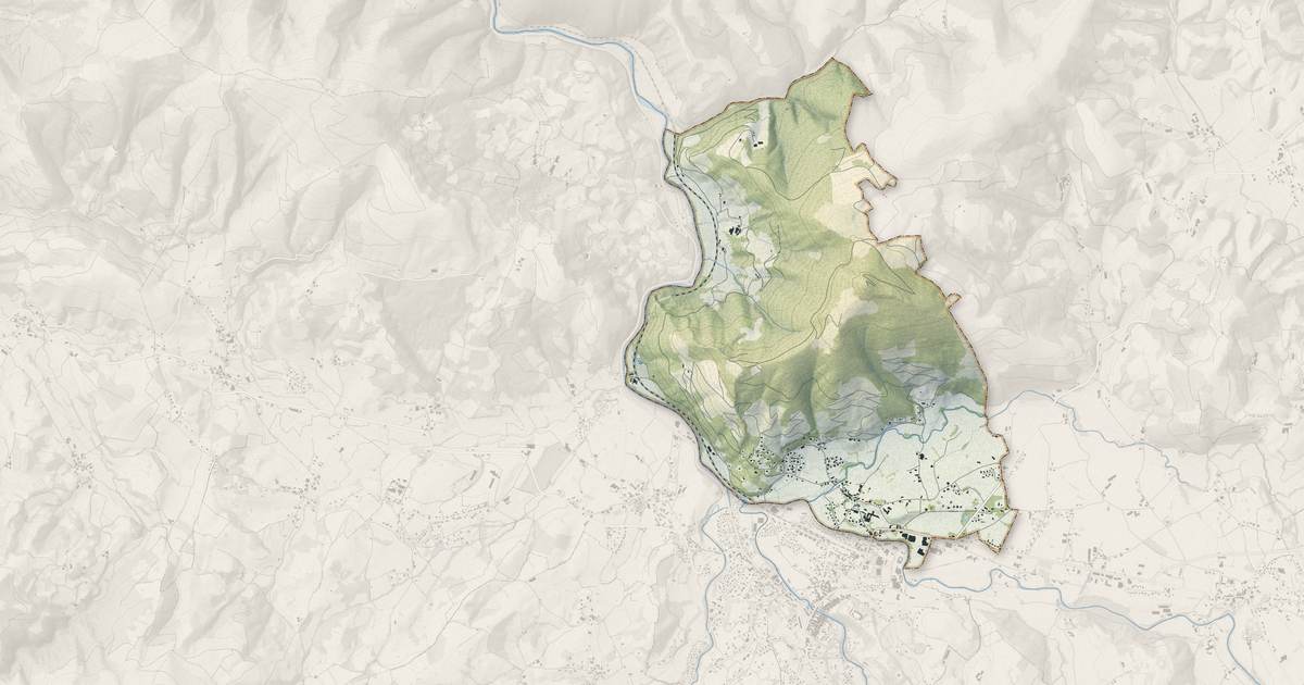 Portrait cartographique de Ispoure : relief, eau, forêts, bâti et voies, calculés à partir des données de l'IGN