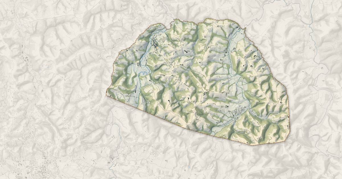 Portrait cartographique de La Bastide-Clairence : relief, eau, forêts, bâti et voies, calculés à partir des données de l'IGN
