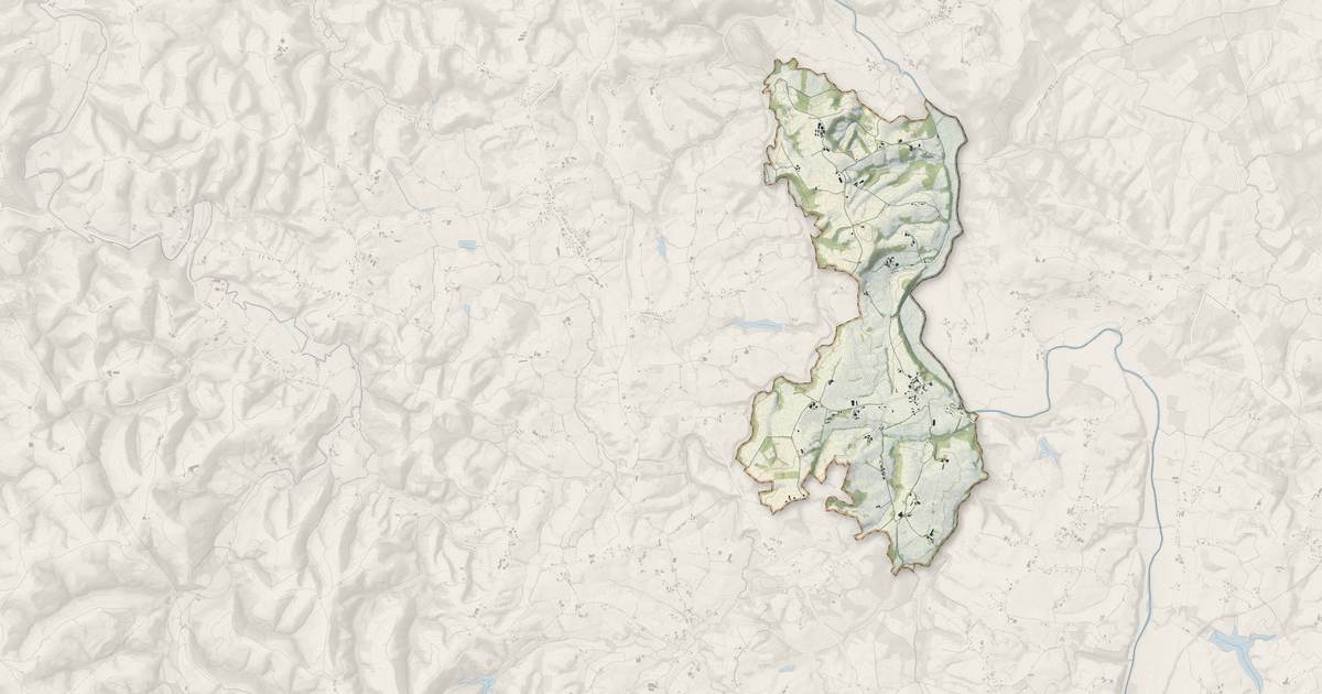 Portrait cartographique de Labets-Biscay : relief, eau, forêts, bâti et voies, calculés à partir des données de l'IGN