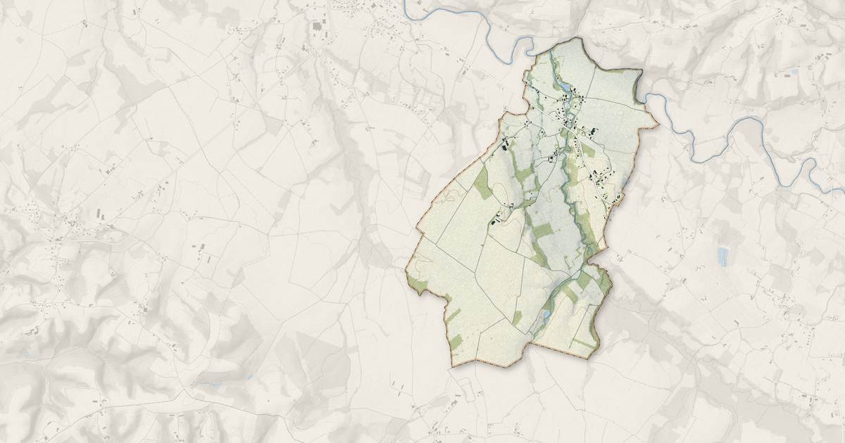 Portrait cartographique de Lacadée : relief, eau, forêts, bâti et voies, calculés à partir des données de l'IGN