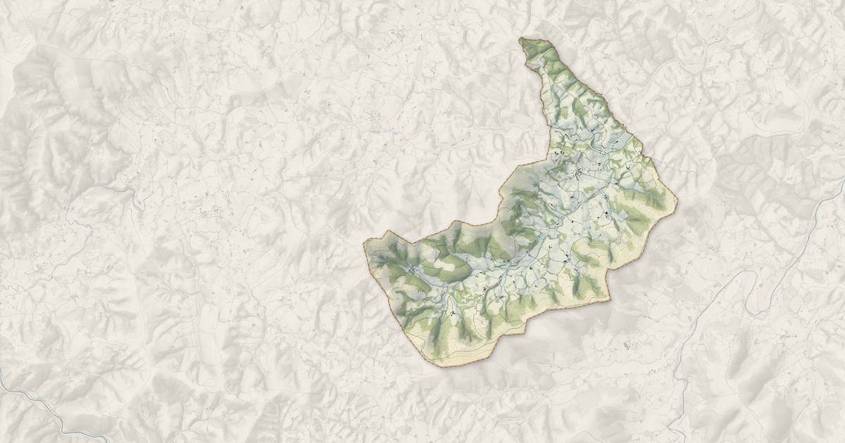 Portrait cartographique de Lantabat : relief, eau, forêts, bâti et voies, calculés à partir des données de l'IGN