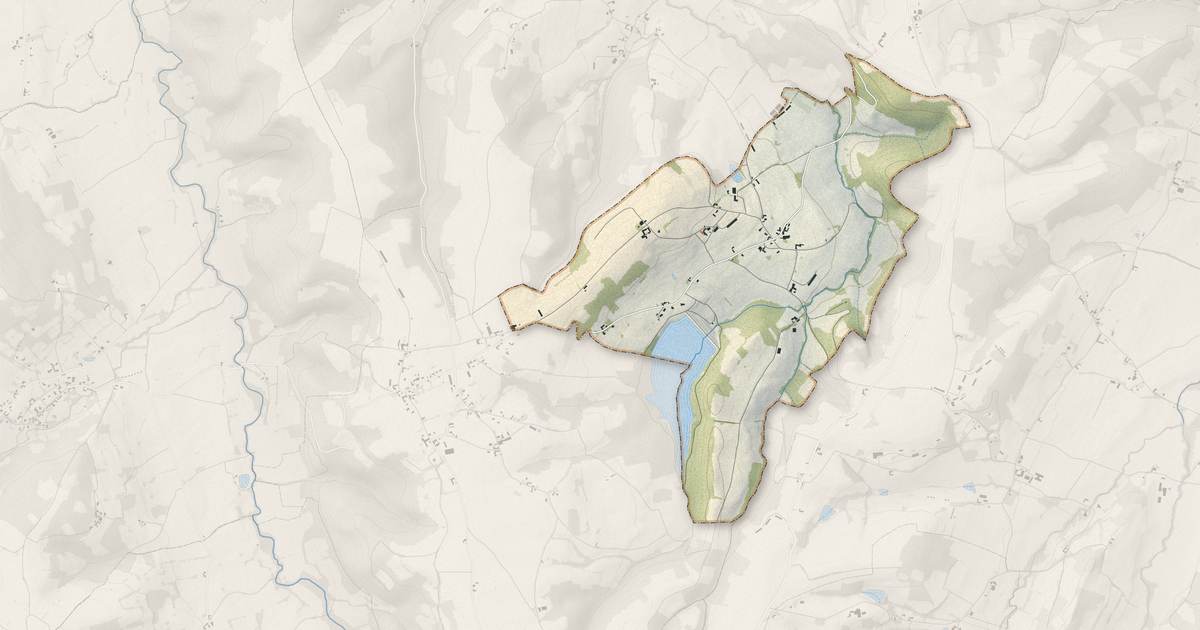 Portrait cartographique de Lucarré : relief, eau, forêts, bâti et voies, calculés à partir des données de l'IGN