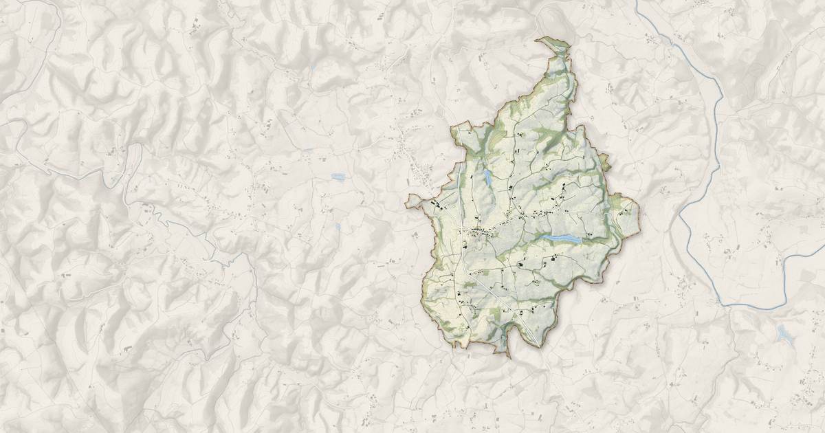 Portrait cartographique de Masparraute : relief, eau, forêts, bâti et voies, calculés à partir des données de l'IGN