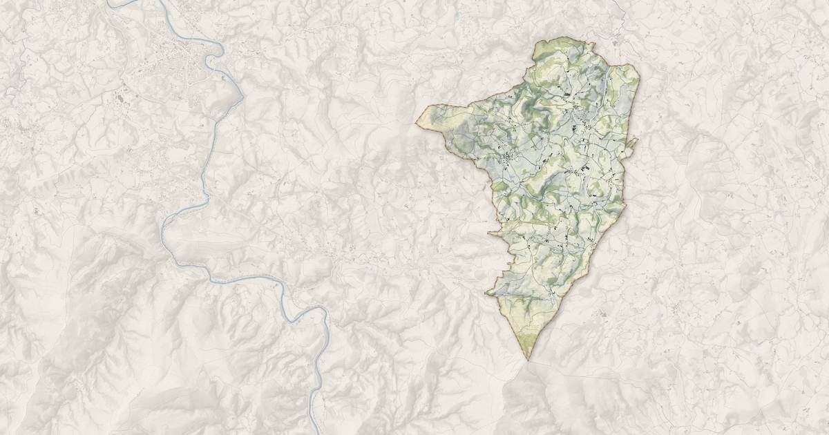 Portrait cartographique de Mendionde : relief, eau, forêts, bâti et voies, calculés à partir des données de l'IGN
