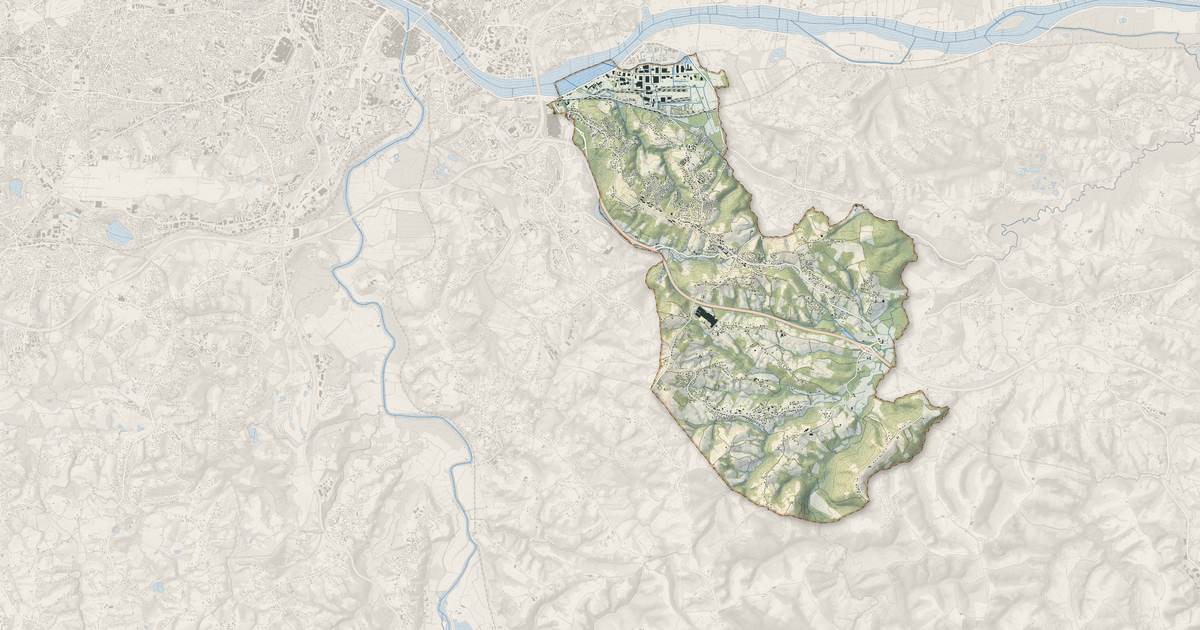 Portrait cartographique de Mouguerre : relief, eau, forêts, bâti et voies, calculés à partir des données de l'IGN
