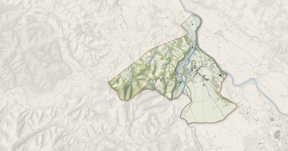 Portrait cartographique de Moumour : relief, eau, forêts, bâti et voies, calculés à partir des données de l'IGN