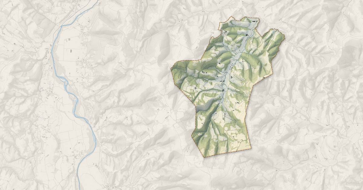Portrait cartographique de Roquiague : relief, eau, forêts, bâti et voies, calculés à partir des données de l'IGN