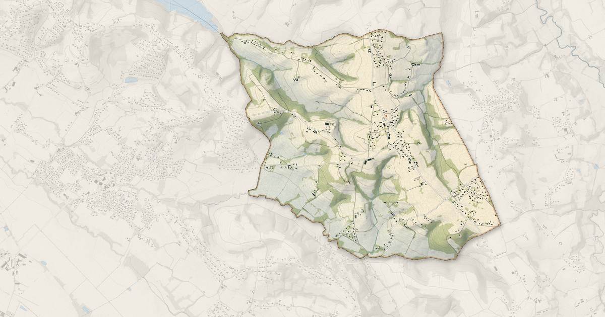 Portrait cartographique de Saint-Castin : relief, eau, forêts, bâti et voies, calculés à partir des données de l'IGN
