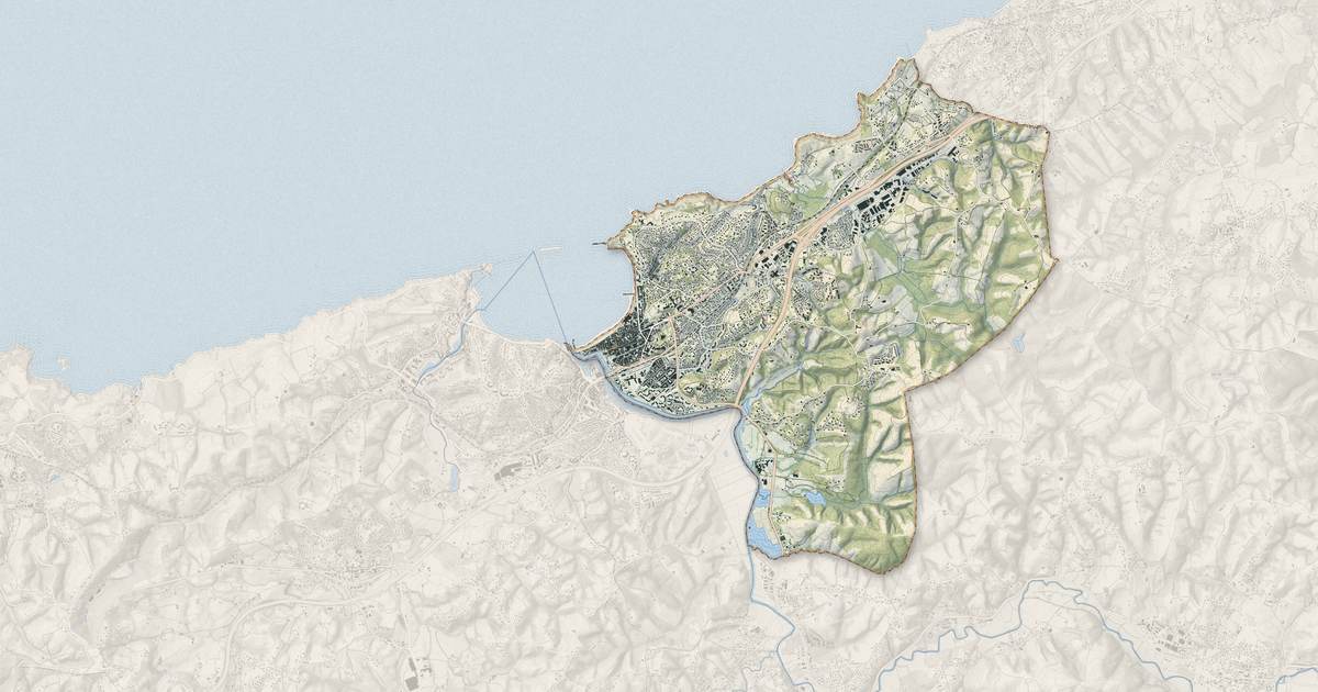Portrait cartographique de Saint-Jean-de-Luz : relief, eau, forêts, bâti et voies, calculés à partir des données de l'IGN