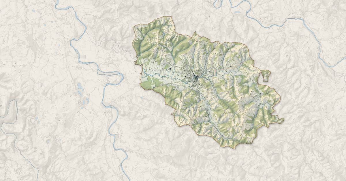 Portrait cartographique de Salies-de-Béarn : relief, eau, forêts, bâti et voies, calculés à partir des données de l'IGN