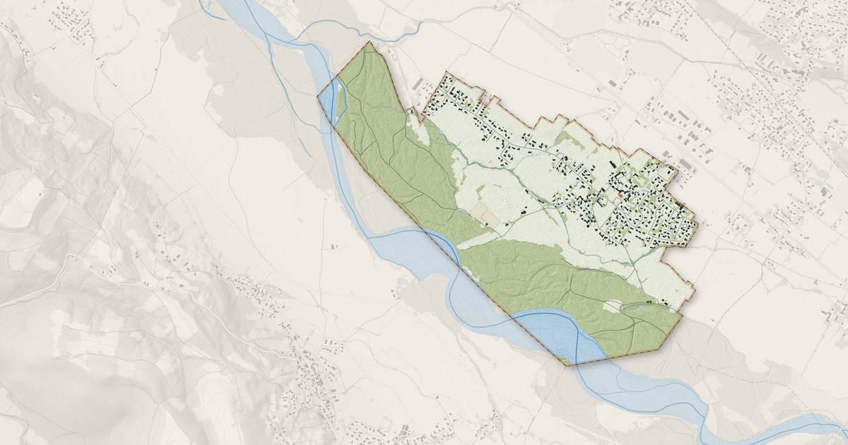 Portrait cartographique de Siros : relief, eau, forêts, bâti et voies, calculés à partir des données de l'IGN