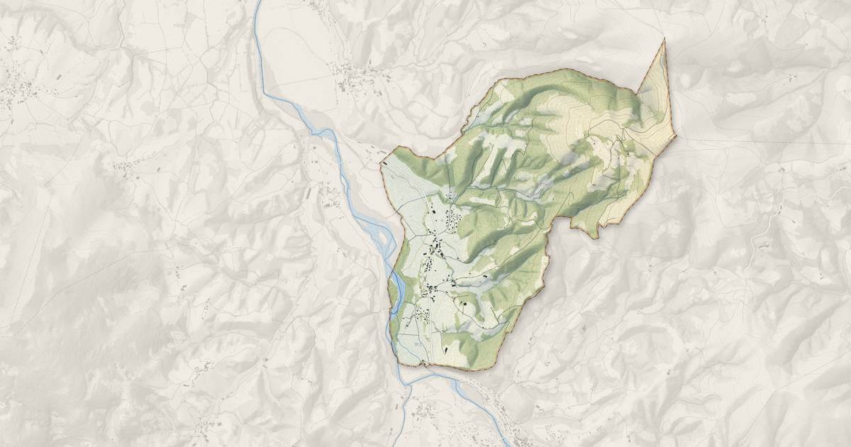 Portrait cartographique de Trois-Villes : relief, eau, forêts, bâti et voies, calculés à partir des données de l'IGN