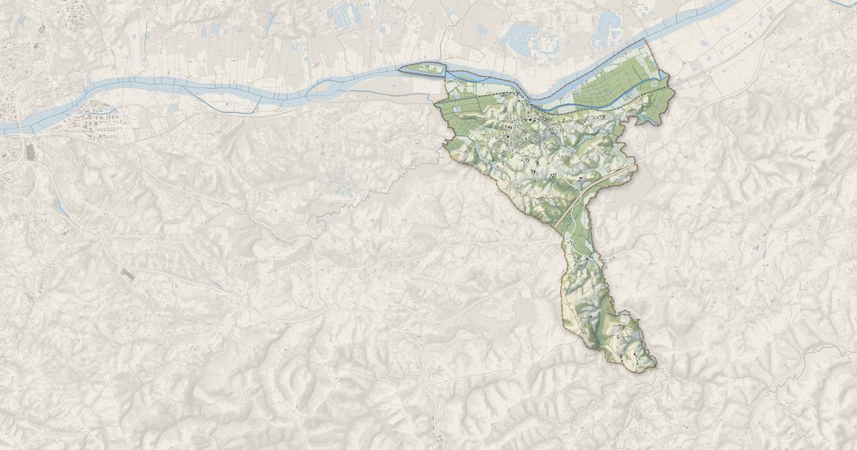 Portrait cartographique de Urt : relief, eau, forêts, bâti et voies, calculés à partir des données de l'IGN