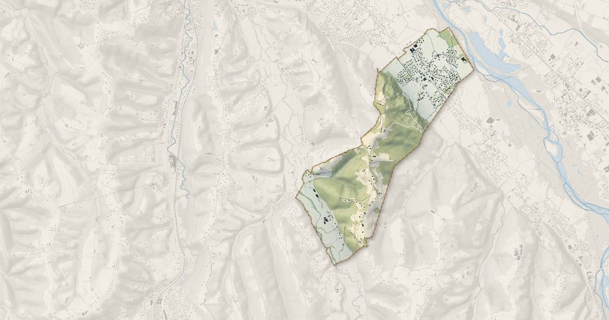 Portrait cartographique de Uzos : relief, eau, forêts, bâti et voies, calculés à partir des données de l'IGN