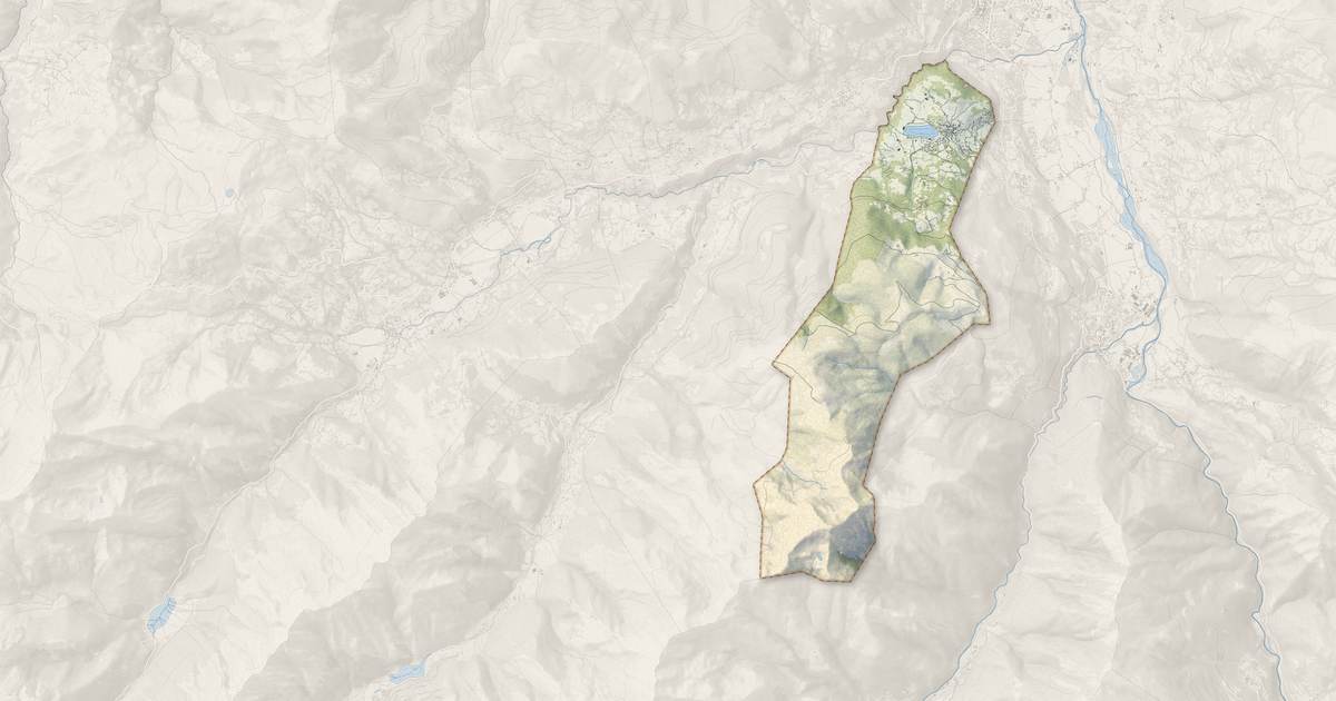Portrait cartographique de Arcizans-Avant : relief, eau, forêts, bâti et voies, calculés à partir des données de l'IGN